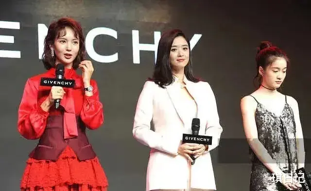 蒋欣|32岁金晨和39岁蒋欣罕见同框!一个骨感,一个丰腴