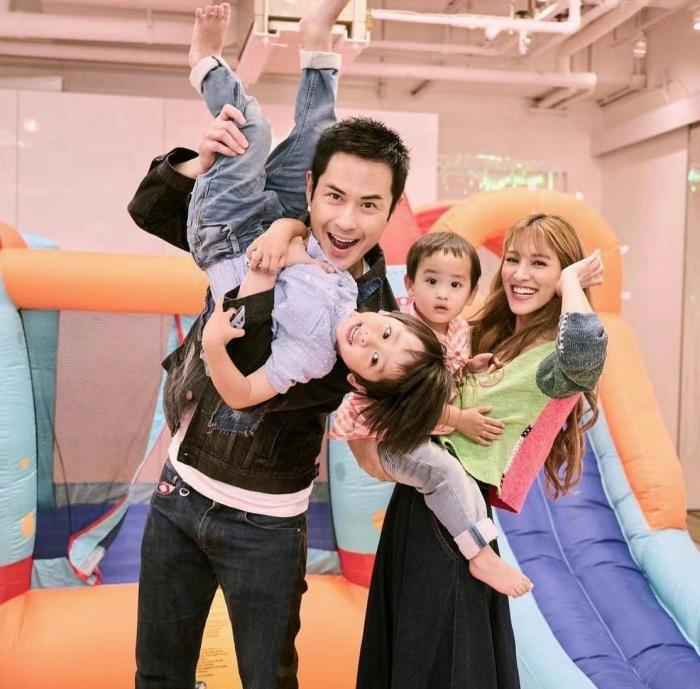 李嘉欣|陈凯琳与郑嘉颖甜蜜亲吻享受二人世界,女方的尖下巴越看越怪异