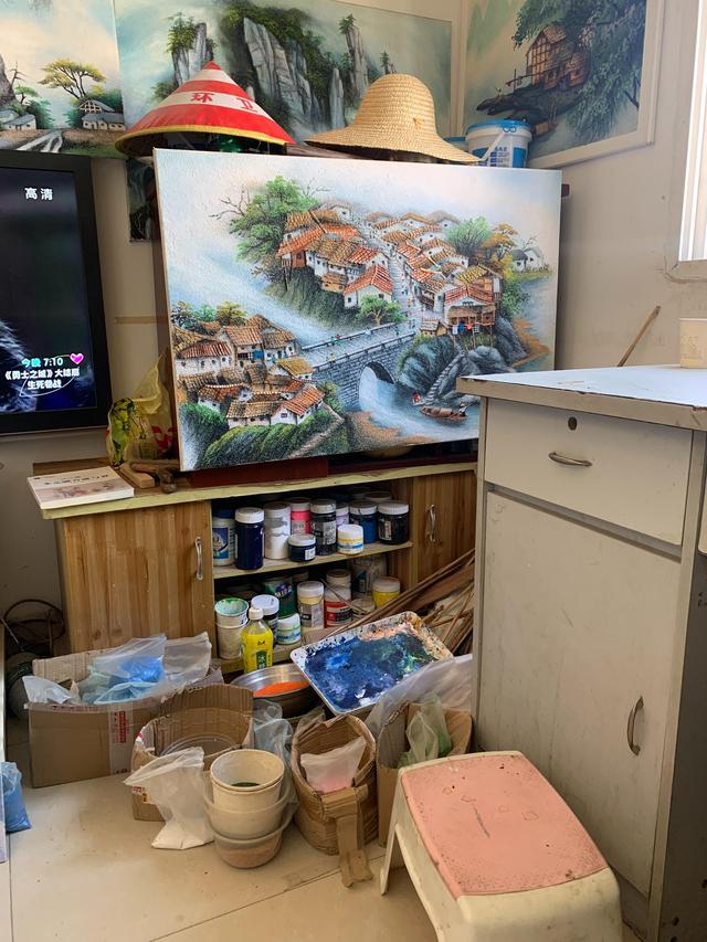56岁保安用树枝砂石作画,网友:屈才了!