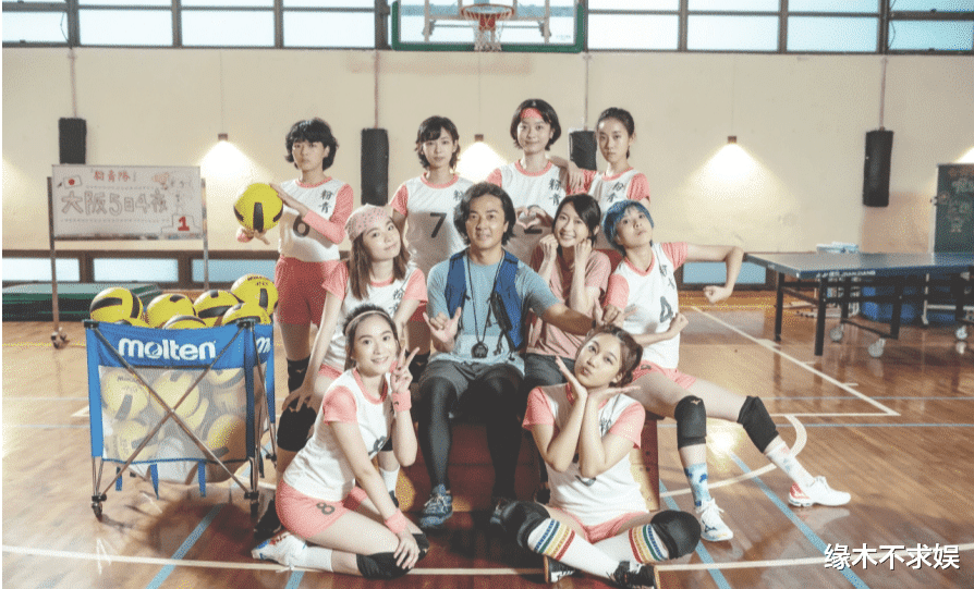 郑伊健|55岁郑伊健宣传新电影，皮肤黝黑变化大，丁克多年引争议