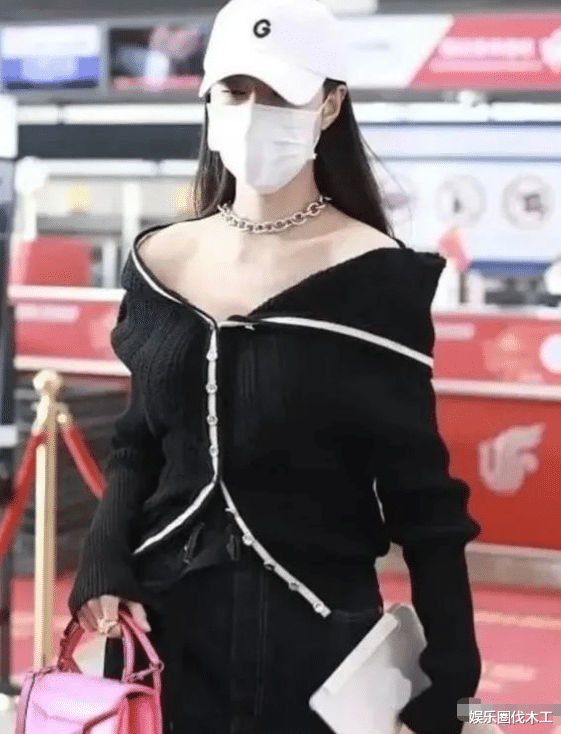 沈梦辰|沈梦辰婚变后现身机场!面带微笑跟粉丝打招呼,网传两人处冷战中