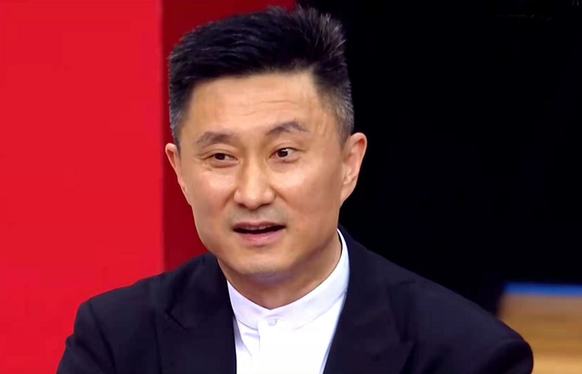 广东男篮|西蒙斯师弟，广东补强第一人曝光，04后翻版张镇麟备受杜锋期待