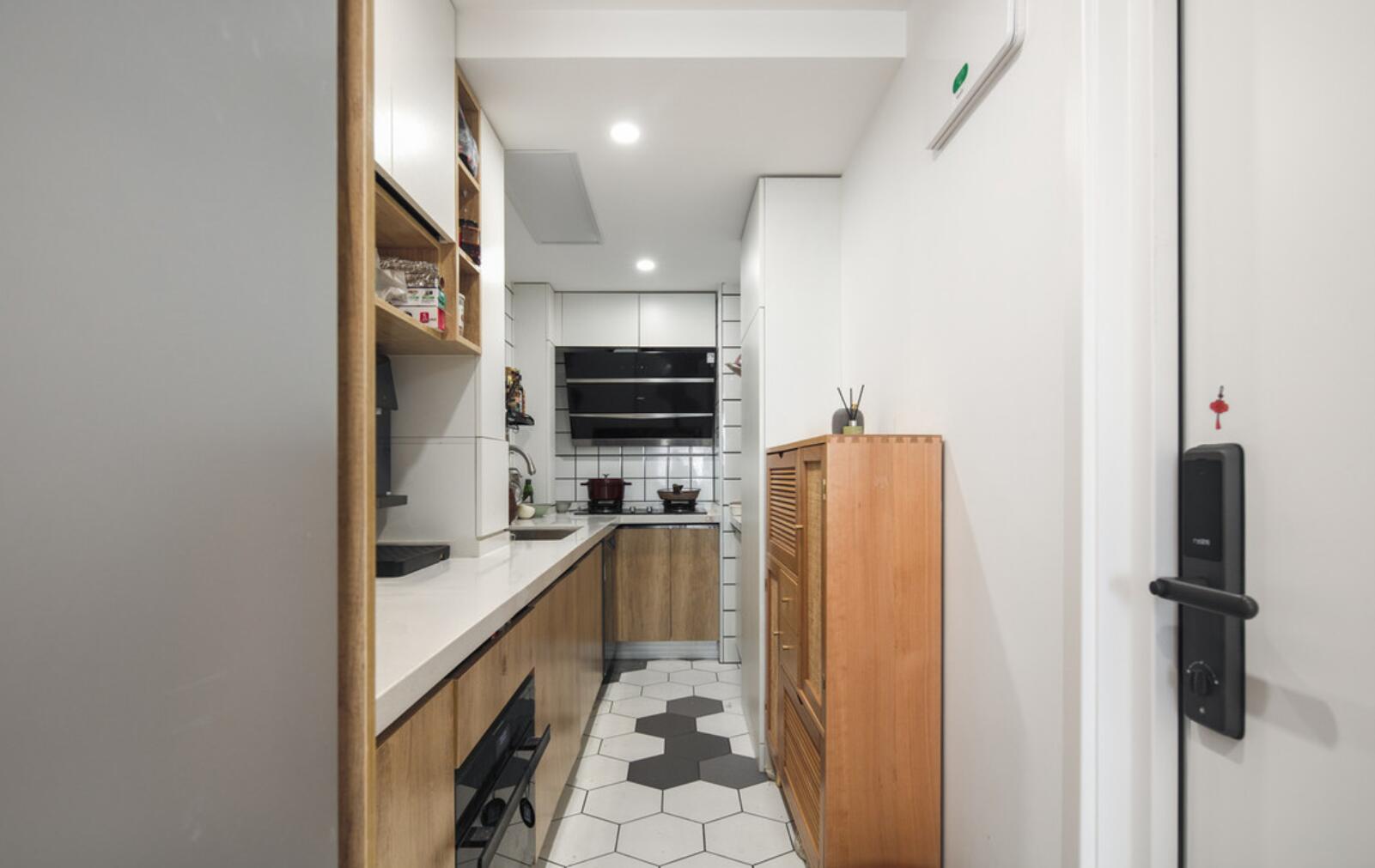 她65㎡小家,堪称“装修模板”,户型虽奇葩,却看不到丝毫的浪费