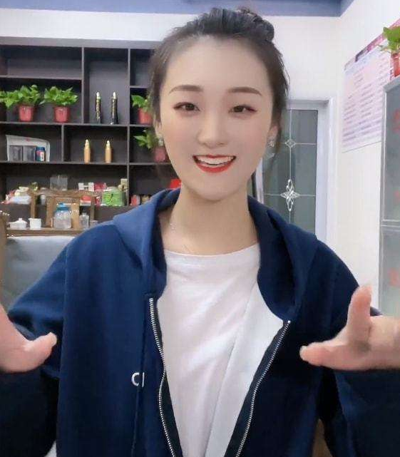 陈亚男|陈亚男拿大衣嫂“开刀”：曝光聊天录音，大衣哥11年心血毁于一旦