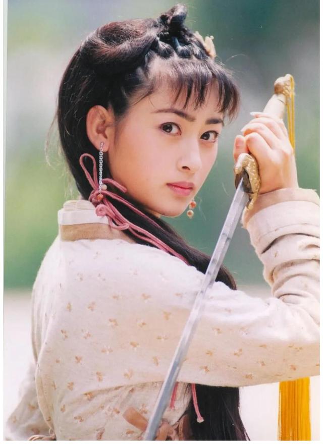 法提麦·雅琦|被大25岁张铁林抛弃后，军艺校花雅琦，为何又嫁给著名的“坏蛋”