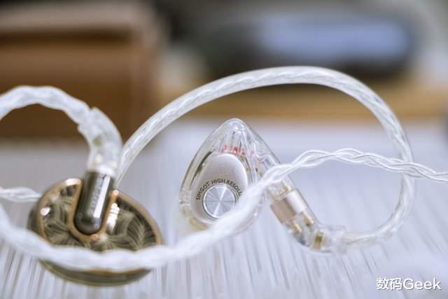 耳机|鸽了四年，兴戈终于携新品金乌EN1000面世，可调音插头音质如何