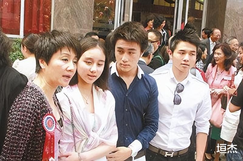 何超欣|“天选之女”何超欣:赌王最宠爱的女儿,长相酷似利智惹质疑