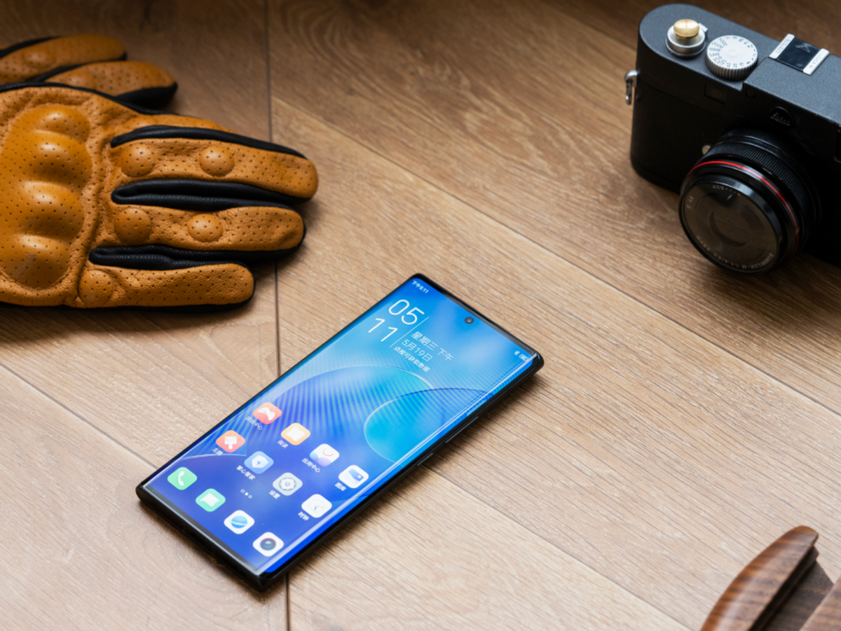 努比亚|144Hz+50倍变焦加持，120W快充旗舰加速退场，跌价1900元