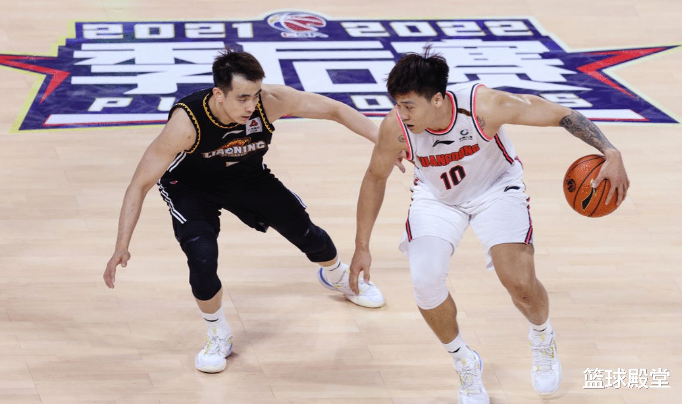 广东男篮|破防!广东翻译更新四强内幕,杜锋G2奋力喊话,万圣伟请求回归