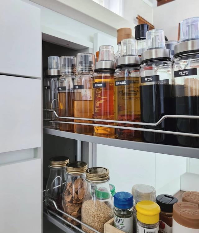 有规划的聪明人，在厨房收纳上，甚至这个地方也不会放过！太会了