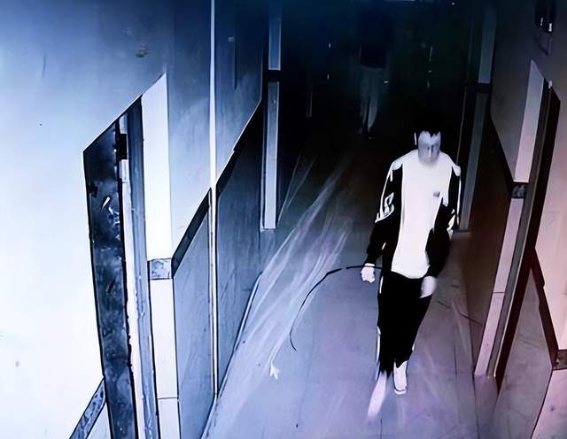 曝胡鑫宇疑自行走出学校?学校建筑格局引热议,网友期待真相大白
