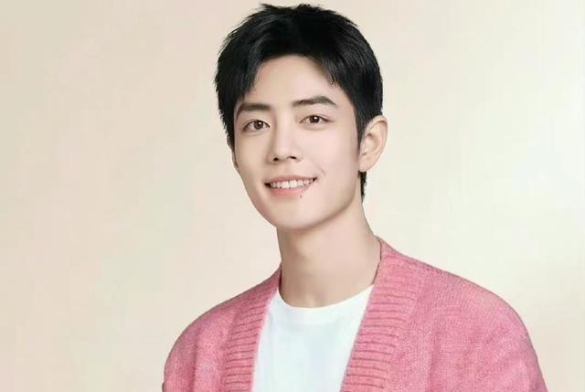 肖战|知情人宣称肖战拍戏遇到“烦恼”，形象随处可见，找到巨星兄弟？