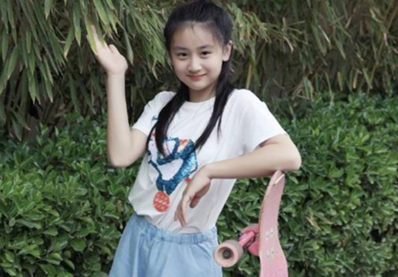 田亮|田亮女儿登上国际赛场,颜值出众身材高挑,却被质疑是“刷分”