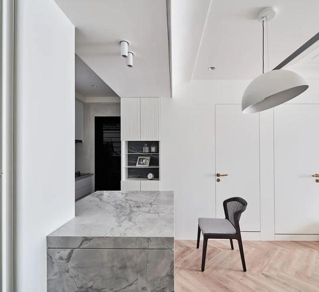 同样是60㎡,我家拥挤不堪,她家却两室两厅还带衣帽间,凭啥?