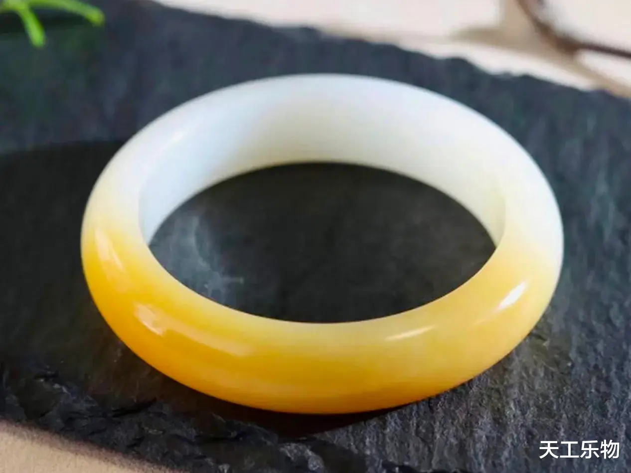 古钱币|“狡猾?的”和田玉!最反常识的十大和田玉种!