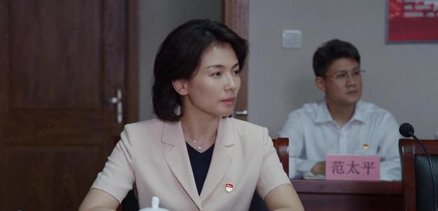 万茜|《县委大院》胡歌万茜第三次组CP，通话记录有糖吃