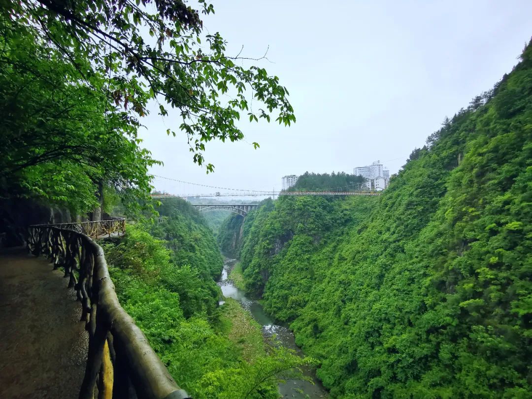 火车|探寻隐藏在城市里的峡谷，不能让他深藏功与名