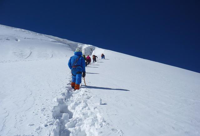 珠穆朗玛峰|被列为禁止攀登的中国雪山，无一人成功登顶，试图冲顶者全部遇难
