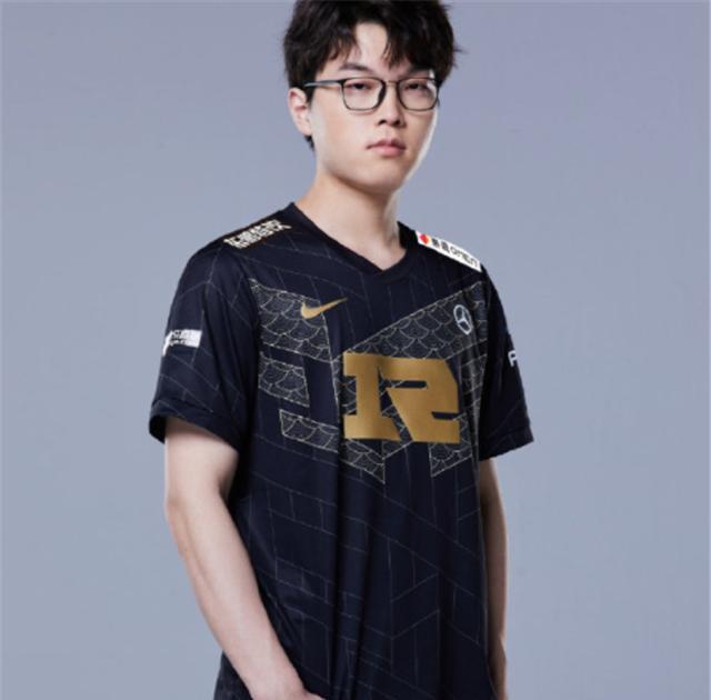 关羽|宁王首日解说“马失前蹄”,看好RNG却被碾压,只有评价gala准确