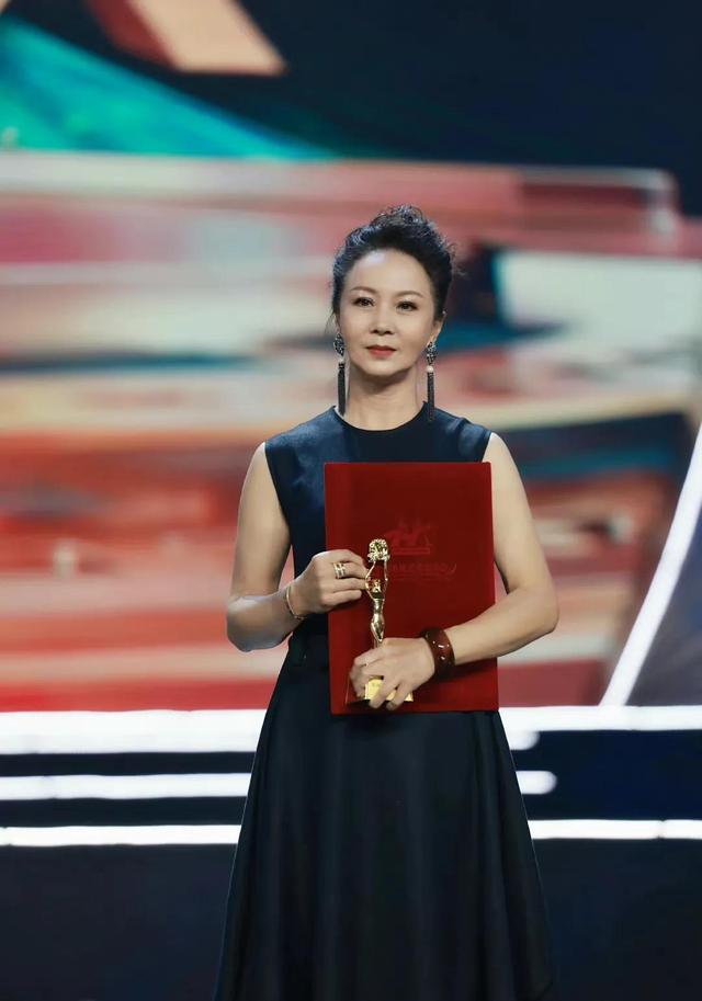 赵越|演员赵越：嫁二婚佟凡，结婚25年无儿无女，如今她还好吗？