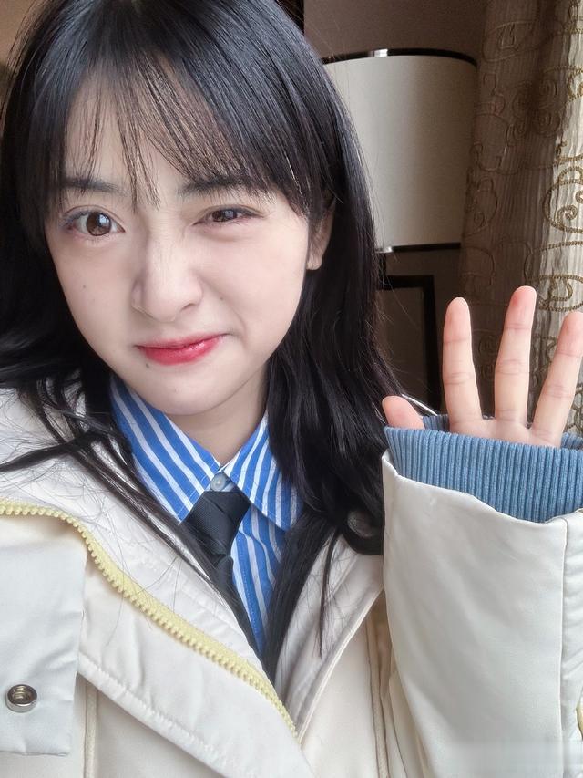 沈月|沈月清新可爱美照欣赏