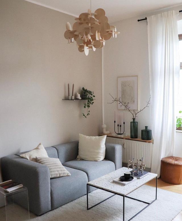 85平德国住宅，小客厅小窗户，拼色厨房和惬意的露台，简约又清新