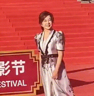 奚美娟|老戏骨走红毯：刘晓庆像梅超风，奚美娟穿睡衣，刘佩琦白发苍苍
