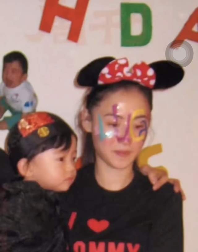 张柏芝|张柏芝15岁大儿子近照曝光,五官与谢霆锋差距大!