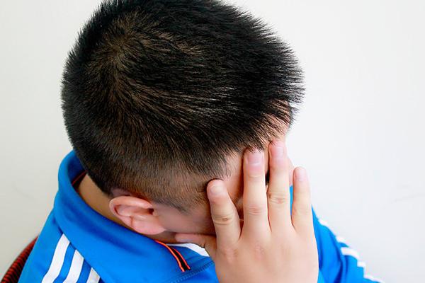 肝脏|被喝酒掏空的人，若身体出现五个现象，或许肝已被损伤了