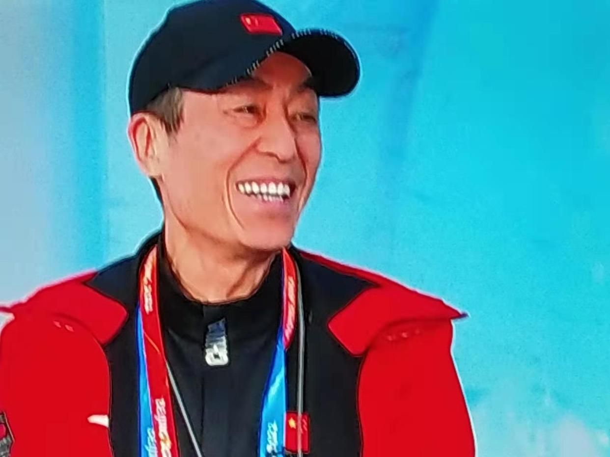 周迅|大导演张艺谋，书法也颇具实力，笔力遒劲，气势不俗，不是书法？