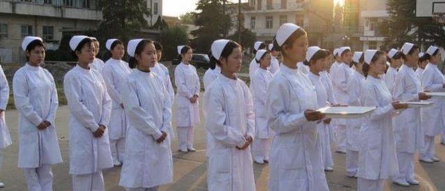 护士|28岁广西美女郭柳玲:替父亲卖羊肉,爆红后年入50万,凭啥?