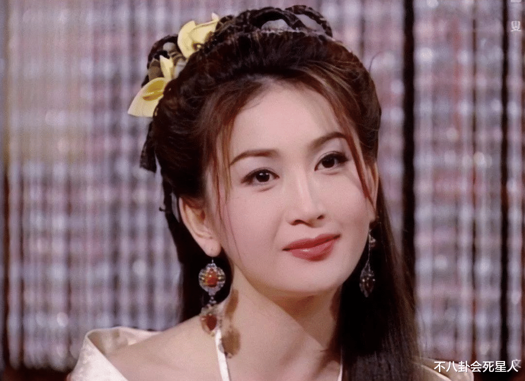 发际线 强行扮嫩、动脸成瘾、为减肥切胃洗肠，女星的畸形审美真恐怖