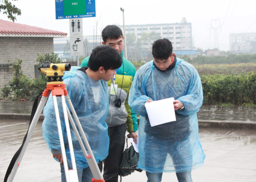 秋招|“一点面子不给”,一央企秋招“遇冷”,开出10万年薪却无人问津