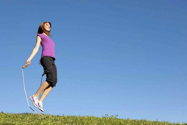 疾病|38岁女子每天跳绳1500下,用来清除hpv,这种方法可取吗?