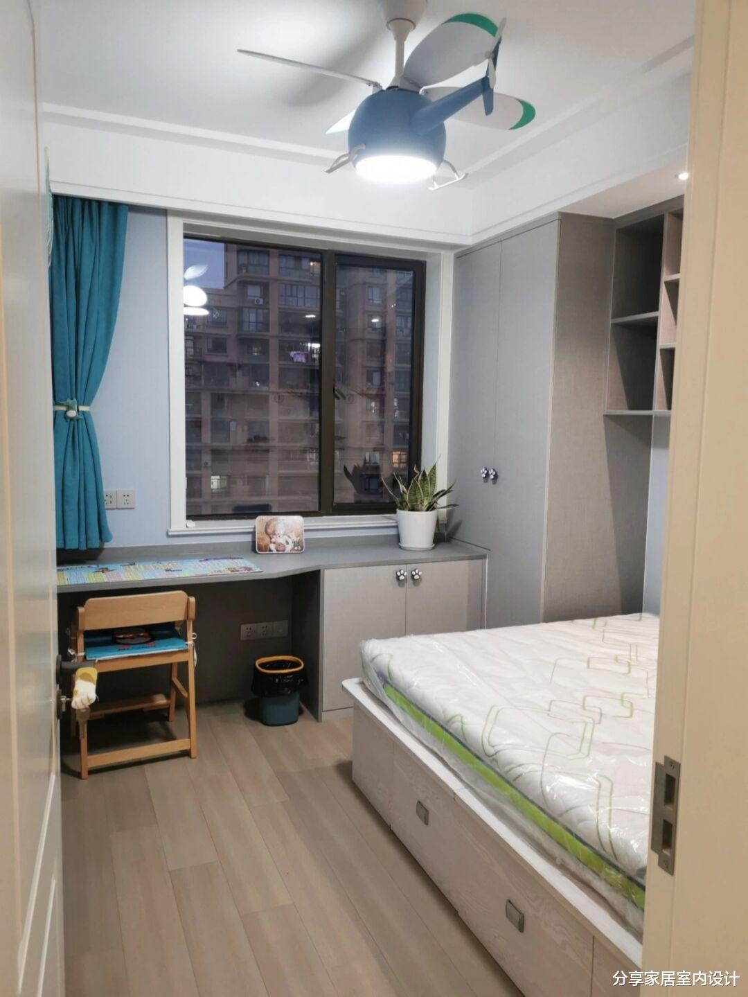 普通装修花了半年终于完工,效果很满意,电视墙非常实用!