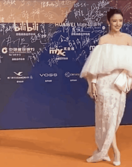 迪丽热巴|这些年,金鸡百花红毯,上的亮点:美女千帆过,“妖怪”出没多