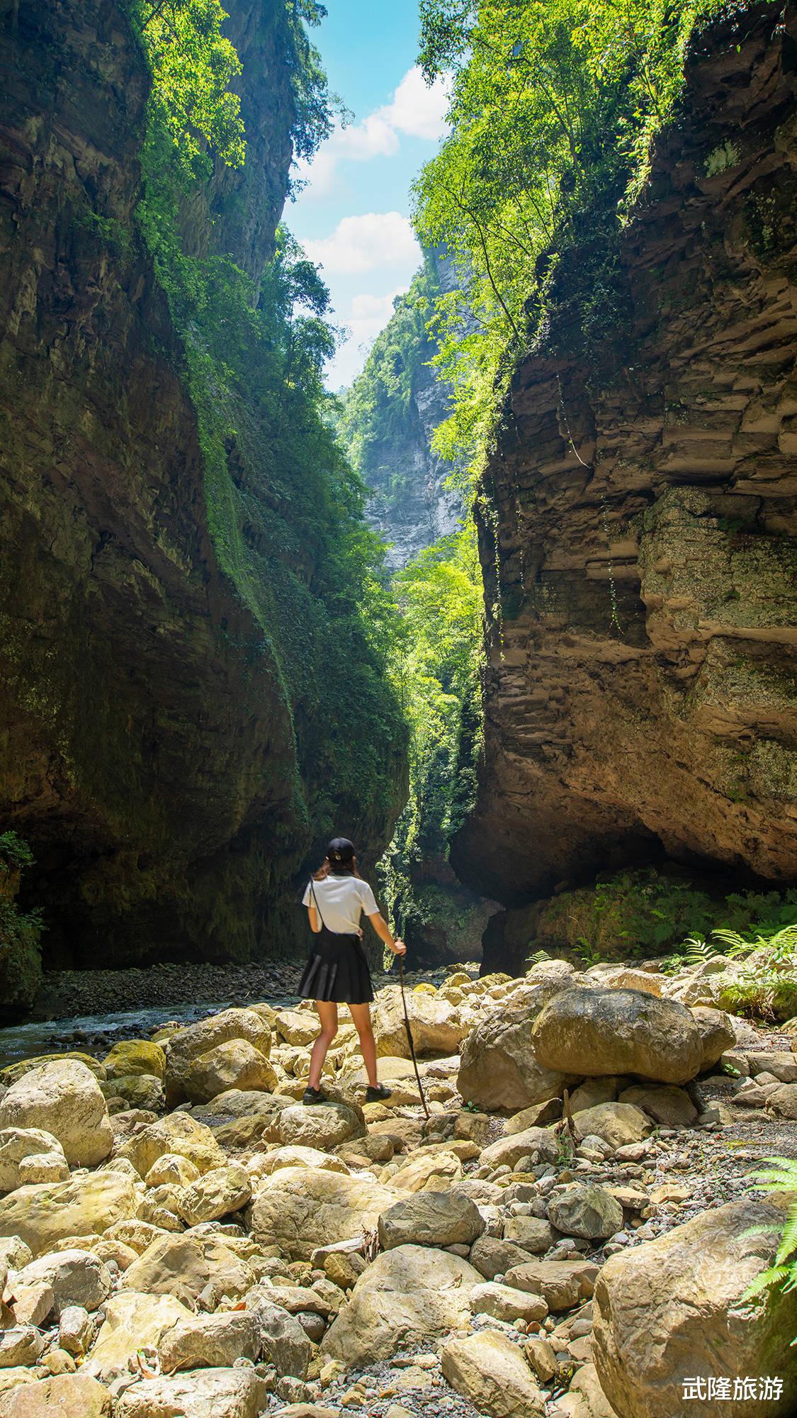 洋芋|鲜为人知！无意闯入峡谷秘境，武隆深山藏着千年钙化池！