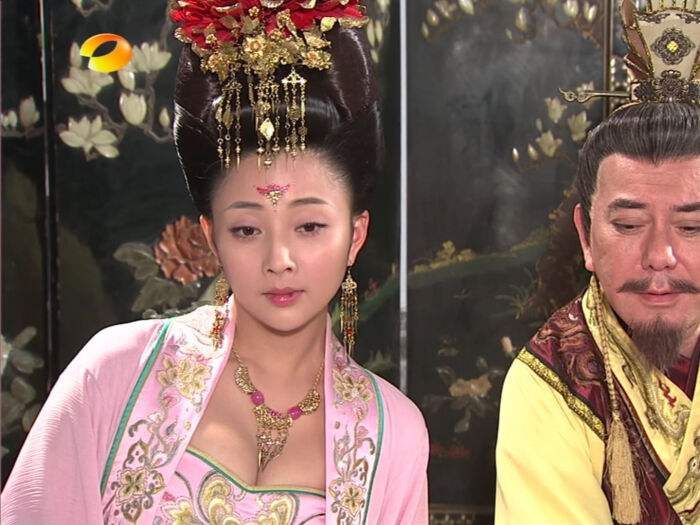 殷桃|“大满贯视后”殷桃：一出道就遇贵人，如今41岁有望再夺奖项