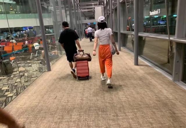 郑恺|郑恺新恋情疑曝光，与一女子同游新加坡被偶遇，是传闻的她吗？