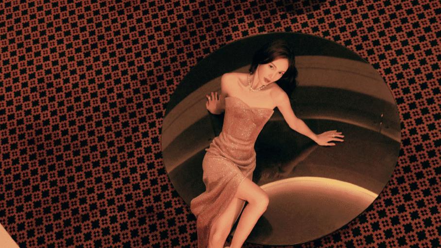 金晨|金晨星河流光长裙现身活动，无精修生图出炉，可御可甜我爱了