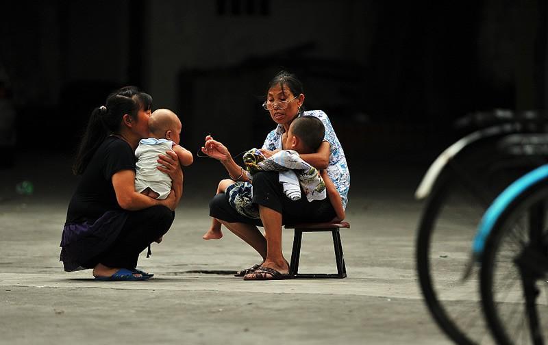 短裤 因丈夫一句“你胖了”,90岁的日本奶奶练出一身肌肉,还成了教练