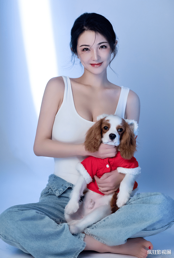 王晶|王晶近些年导演的10部烂片,都有“晶女郎”,看过三部算你狠