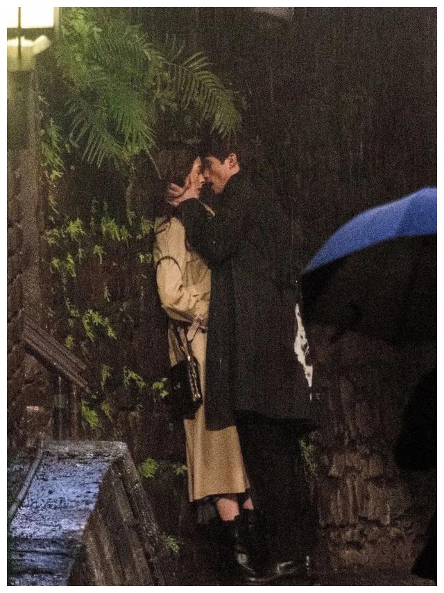 小周周|安妮·海瑟薇40岁了,越来越美的她要和弟弟恋爱了?