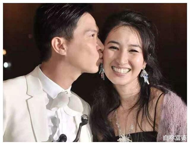 王冠|你不嫌我年少贫穷，我不负你一往情深，张家辉关咏荷经历了什么？