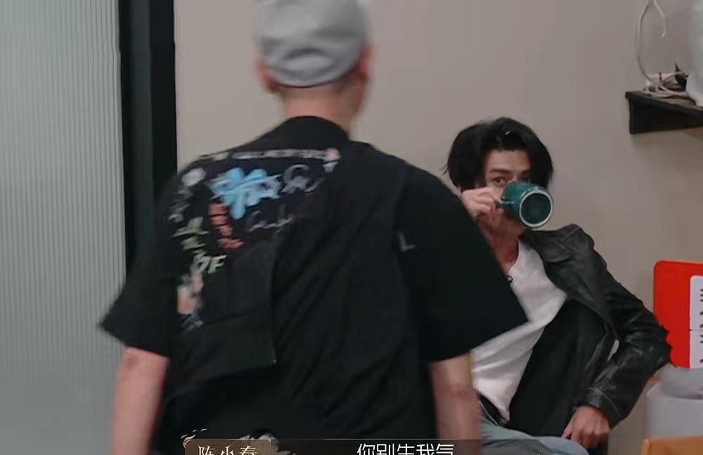 陈小春|《披哥2》五公抱团组队不是事，自选3首天王曲才真强，节目组精明