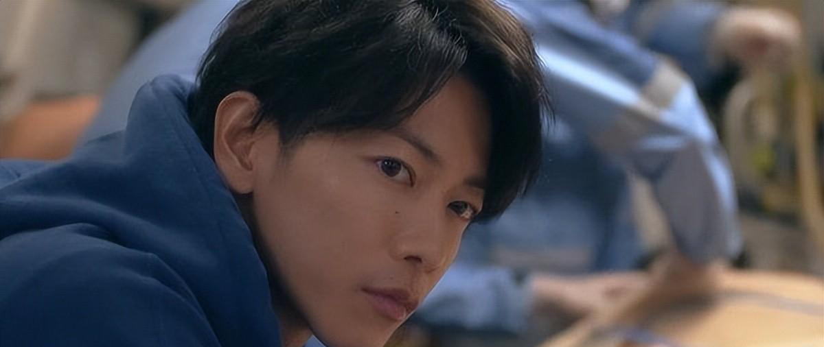 佐藤健|日剧男神佐藤健被指渣？恋上人妻广末凉子，社交媒体撩已婚粉丝