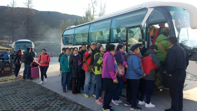 |现在外出旅游,为何选择自驾游的人越来越少?