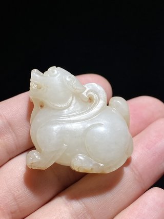 和田玉籽料|清 和田玉籽料 白玉 玉雕 瑞兽 把件挂件