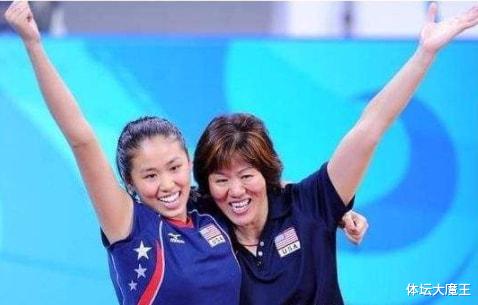 营养膳食 郎平退休5个月后变年轻了！与姐姐在美国逛街，新发型时髦有活力