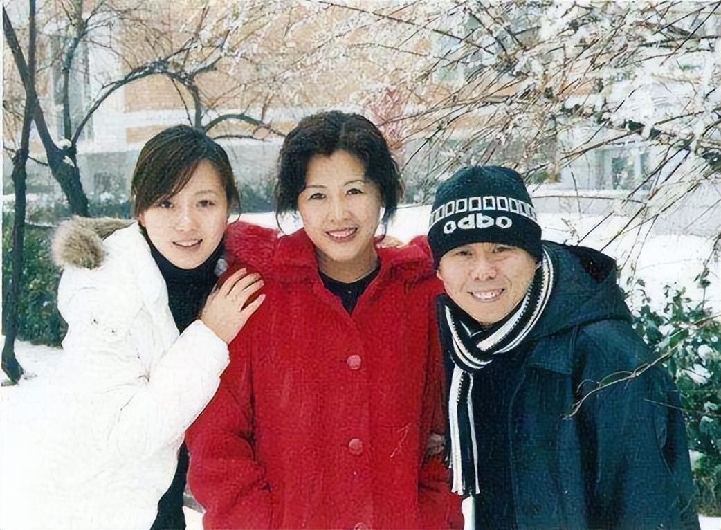 潘阳|潘阳：30岁嫁10亿富豪，全要感谢潘长江？如今为何带儿子长住娘家